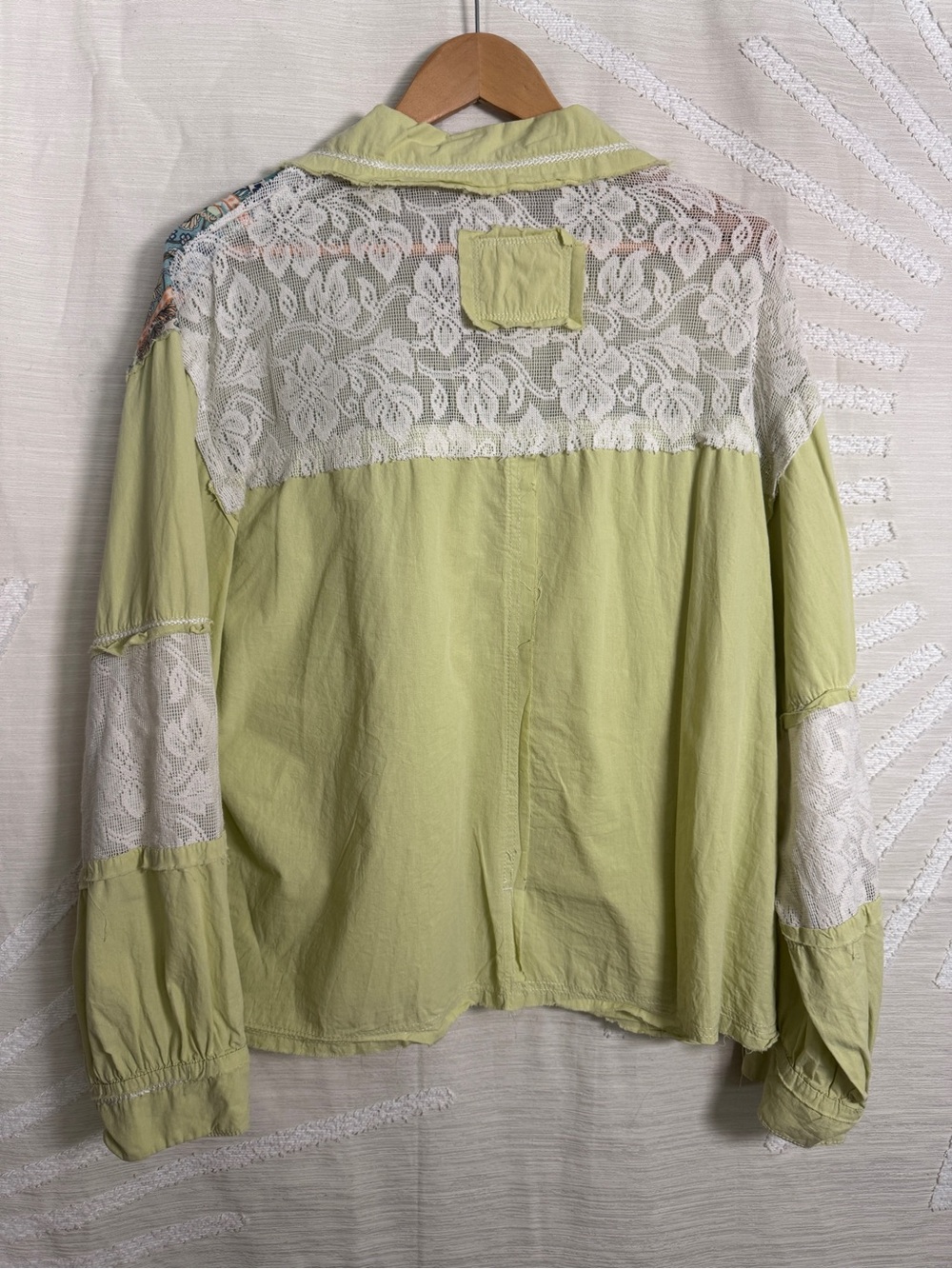 POL Women’s Large Sage Green Floral Patchwork Lace Oversized Shacket - Picture 3 of 7